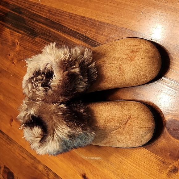 isotoner Shoes - Isotoner slippers